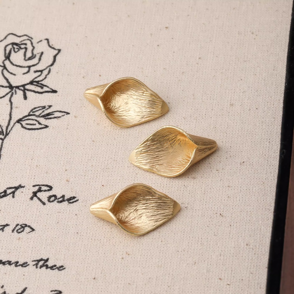 Pendientes con dijes de flores - Musical Instrument Trumpet reseña y precio